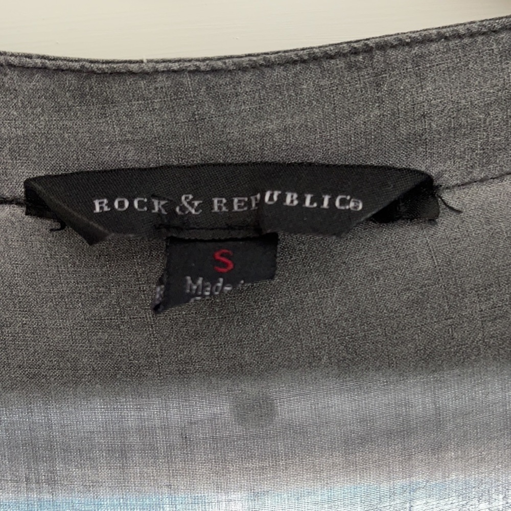 Gorgeous Rock & Republic bell sleeve top S - Picture 3 of 5